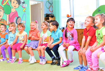 ČESKO: Panenka učí děti dobrému soužití